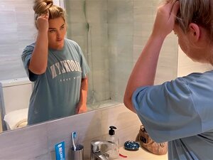 Дељење тела са Секи ПАВГ, бесплатни преглед одеће и шминке