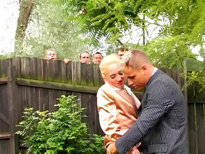 Wife Back Yard Blowjob - Prepare to be Amazed: Backyard Blowjob Porn at xecce.com