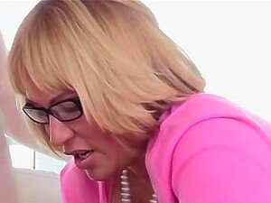 Melanie Monroe Is A Hot Mom