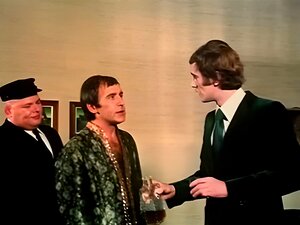 Zaronite U Senzualnu Avanturu S Zavodljivom Zavodnicom Iz Prošlosti. Doživite Vatrenu želju I Neograničene Užitke. Ova Vintage MILF će Vas Potpuno Osvojiti!