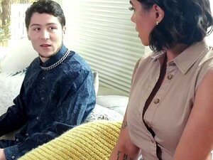 Connor Skynder Seg Hjem Og Dykker Rett Inn I MILF Danas Fitte