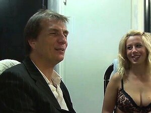 Napalona Niemiecka Dziwka Cieszy Się Dobrym Bukkake