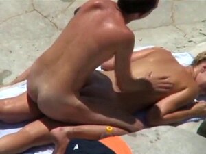 Obca Kobieta Vonscout-18 Spontanicznie Pieprzona Na Plaży. I Nagle Zwieracz Wierci Kutasa W Jej Cipce Od Tyłu