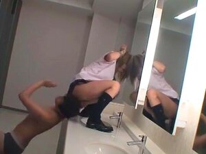 Niesamowita Japońska Laska Sakura Kiryu W Wspaniałej Scenie Cunnilingus JAV
