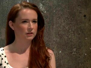 Rousse Attachée Et Fouettée, Une Rousse Mignonne Se Fait Attacher Et Fouetter