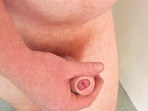 Sexy Frische Amateur-Rothaarige Wird In Ihre Behaarte Muschi Gefickt Und Besamt