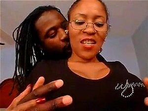 Ebony Mogen Kvinna Blir Knullad