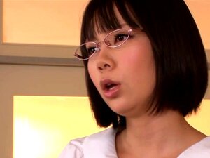 Wilde Orientalische Studentin Yui Tsubaki Wird Geleckt, Bis Diese Schlampe Spritzt