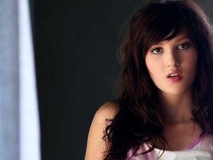 BabesNetwork Video: Visa Mig Allt. Inget Gör Tricket För Karina White Riktigt Som En Kvinnas Beröring. Hennes Flickvän Jelena Jensen Har De Mest Känsliga Händerna, Och älskar Att Ge Och Ta Emot Njutning I Lika Stora Mängder. Med Skickliga Fingrar Utforska