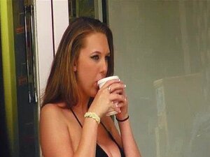 Tauche Ein In Die Welt Der Lust Mit Brooke Wylde, Der Königin Der Verführung. Erlebe Ihre Heißen, Unwiderstehlichen Reize Und Mach Dich Bereit Für Eine Wilde Fahrt, Die Du Nie Vergessen Wirst!