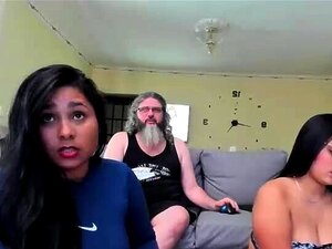 Kijk Hoe Een Stoute Brunette Babe Haar Seksuele Verlangens Verkent In Deze Stomende Amateurcam Trio. Je Kunt Haar Grote, Volle Borsten En Verleidelijke, Mollige Vormen Niet Weerstaan.