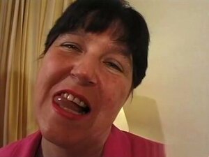 Egzotična Pornozvijezda U Ludom Facijalu, Donje Rublje Xxx Klip. Naravno, Možda Nije Najzgodnija Vila Na Piccadilly Squareu, Ali Svatko S Iskustvom Reći će Vam Da Se Domaće Cure Uvijek Trude. Ovdje Naša Nova Domaćica Uzima Dva Kurca Odjednom I