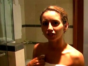 AEN EXTREME Hot MILF Jen Se Masturbando No Chuveiro