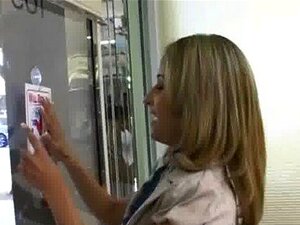 Nutte Wird Bezahlt Und Mit Klebeband Für Sex 23
