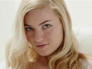 Hienovaraisin Blondi Pillu Nähty