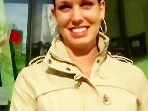 Amateur Dame Flashes Haar Mooi Tieten En Railed Naar Verdienen Geld