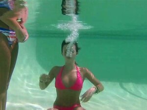 Hot Stepteens Tongue Fuck, Hot Lesbian Stepteen Tongues And Fingerfucks Pussy Outdoors