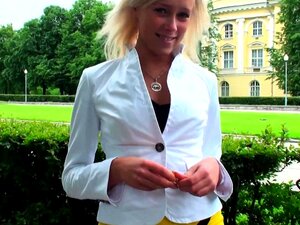 Gebräunte Russische 19-jährige Süße Im JEANS-Arschfick