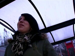 Lurid Ometa Divlju Curu