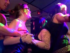 Nonstop Fickvergnügen, Erotische Schwanzfreuden Von Verführerischer Und Wilder Tussi