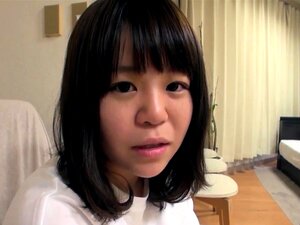 Słodka Japońska Urocza Amatorka Obnaża Się Całkowicie Dla POV Creampie