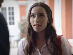 Słodka Pani Aria Lee I Derrick Schodzi Na Brudną Stronę. Derrick Jest żonaty, Który Odwiedziła Jego świeża Kochanka Aria Lee. Aria Zaczęła Uwodzić Jego Ogromnego Kutasa, Aż Stał Się Wystarczająco Twardy, By Wypełnić Jej śliczną Cipkę. Derrick Potem Pieprz