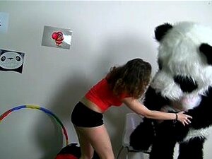 Um Anjo De Terno Pirata Faz Sexo Com Uma Ferramenta De Sexo