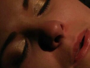 Orgasmo E Pianto Per Il Dolore Nel Bondage BDSM, Una Dolce ### In Un Video Di Bondage BDSM Che Piange E Ha Un Orgasmo. La Ragazza è Sottomessa E Il Padrone Le Fa Scopare La Faccia E Le Fa Ingoiare Il Suo Sperma