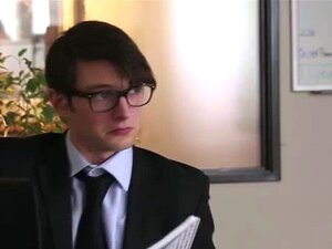 Staci Carr Jouit Comme Une Folle Au Bureau