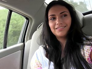 Слатке курве јебу се напољу. Слатке курве се јебу напољу у тројци