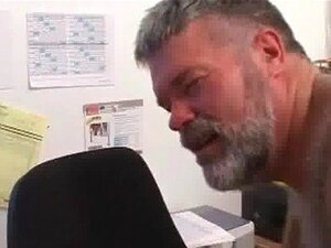 Karvainen Demoni Jätkät GlennBear Ja Ruosteinen Homo Seksi