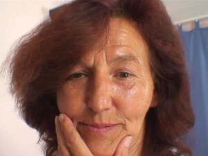 On šije 70 Godina Staru Baku