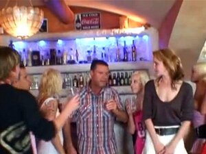 Mulheres Excitadas Desejam Sexo Em Grupo Deslumbrante