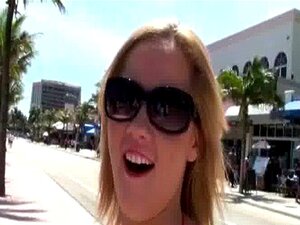 Zdesperowana ślicznotka Nago W Miejscu Publicznym I Pieprzy Się, By Zapłacić Czynsz 19