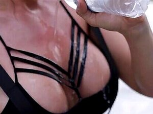 Muscle Woman Porn