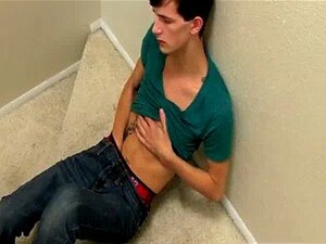 Hete Twink De Geile Bottom Boy Werkt Zijn Sleuf En Pik Als De