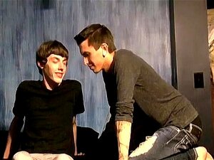 Gay Mekana Debela Guzica Se Jebe žestoko. Malo Se šalimo S Njima