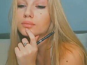 Hete Goudharige Schat Heeft Een Fur Pie Bewonderenswaardige Tijdshow, Moet Deze Hete Blonde Chick Een Kutwaardige Tijdshow Zien. Betoverende Goudharige Speelmeisje Vingert Haar Strakke Kut Totdat Die Babe Agonorgasmos Bereikt. Haar Strakke Spleet Krijgt G