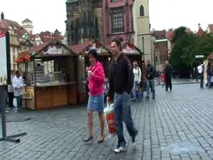 Han Tar Med Bestemor Turist Hjem Og Knuller Henne