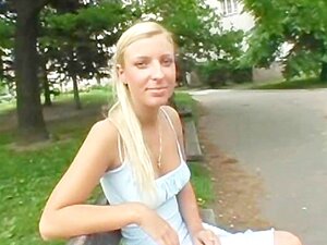 Прелепа врућа риба јаше курац