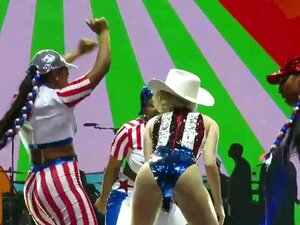 Miley Cyrus - 洛杉矶2014演唱会亮点... Miley Cyrus -洛杉矶2014演唱会亮点。