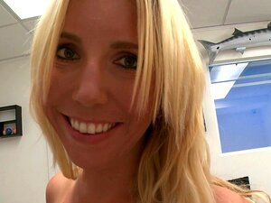 Duitse Meid Kelly Rose Probeert Porno Te Maken