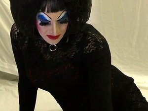Vivi Un Viaggio Sensuale Con Debra E I Suoi Giocattoli In Questo Video Amatoriale Di Webcam Shemale In HD.