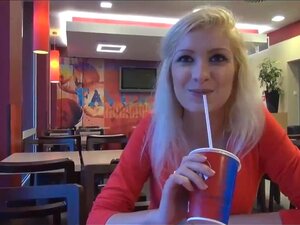 KFC Pieprzy Mojego Nowego Kumpla Seksualnego Znanego Na SEKS18.PL