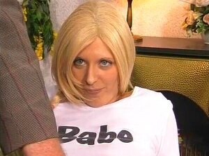 Vanha Mies Nyrkkinaintia Julia