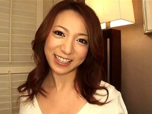 Amatör, Kanako Tsuchiyo, Knäböjer För Att Suga En Stor Kuk