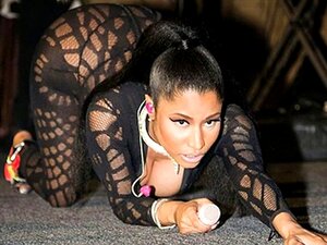Nicki Minaj 2 Min Runka Utmaning. Kolla In Www Fakes4you Com För Att Se Dina Bästa Vänner Lilla Styvsyster Naken