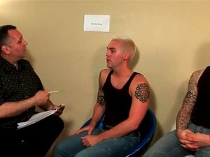 Напрлитано геј јебање и пушење геј порнића Part4, напаљено геј јебање и сисање геј порно клипа 1 од FirstFatCock