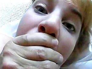 Mucama Linda Se Folla Y Recibe Faciales De Corridas Rusas Tragando