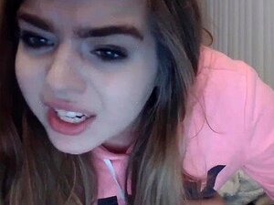 18 καμπυλωτή Κάια με μεγάλα βυζιά και γαμήσι στο πρόσωπο